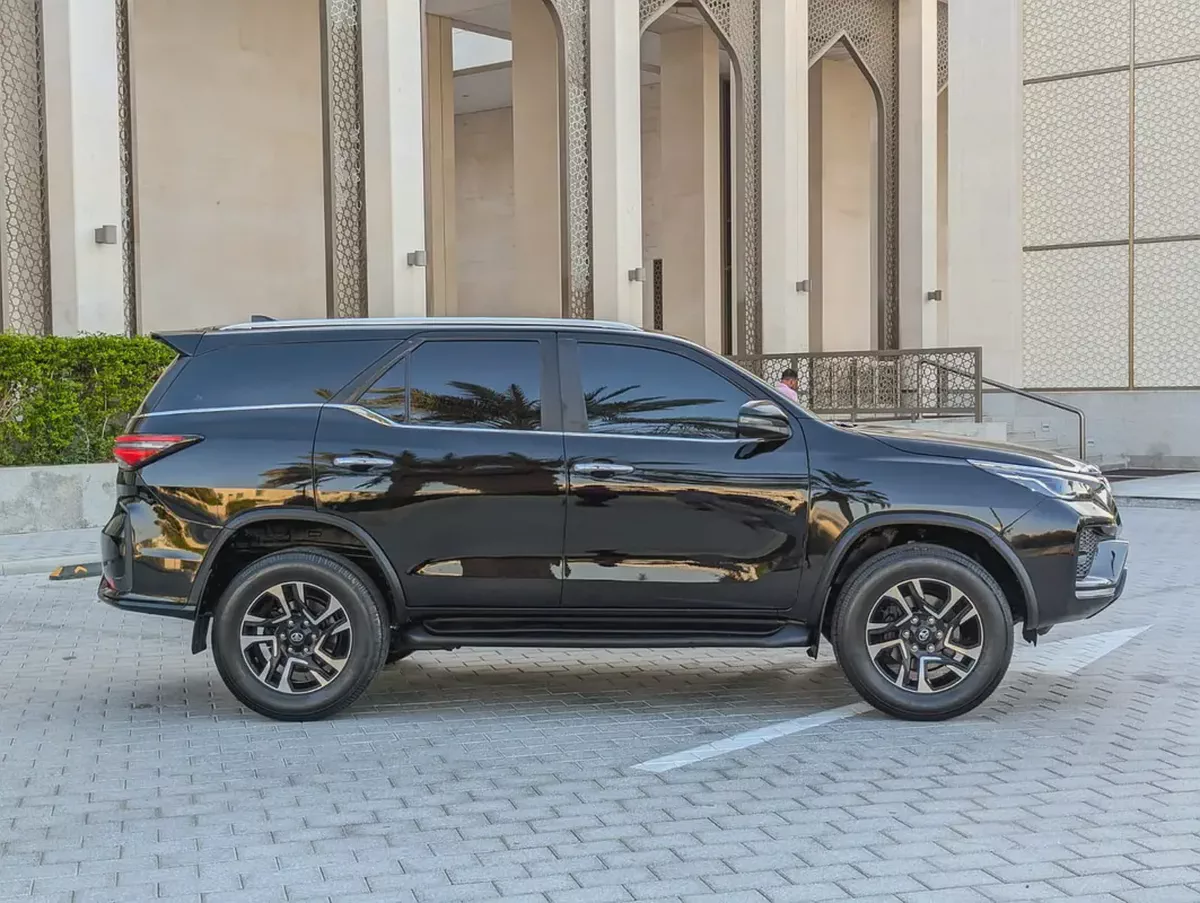 TOYOTA FORTUNER 2019 FACELIFTED 2025 GCC V4 2.7L IN EXCELLENT CONDITION-14-14