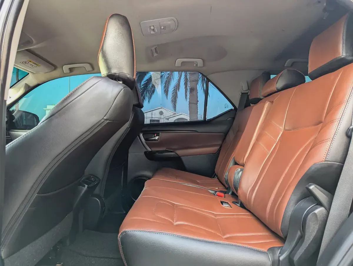 TOYOTA FORTUNER 2019 FACELIFTED 2025 GCC V4 2.7L IN EXCELLENT CONDITION-5-5