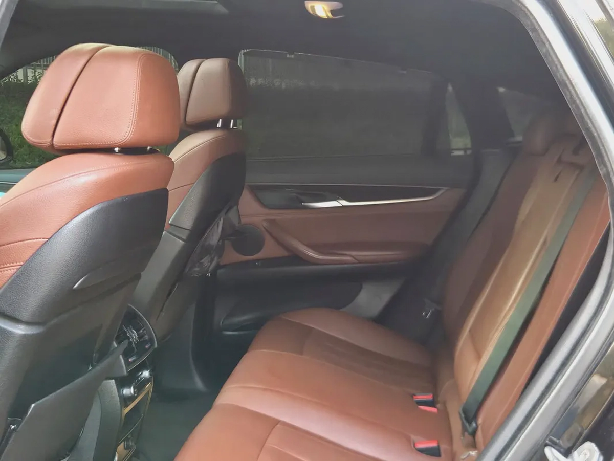 Bmw x6 GCC model 2016 excellent condition-10-10