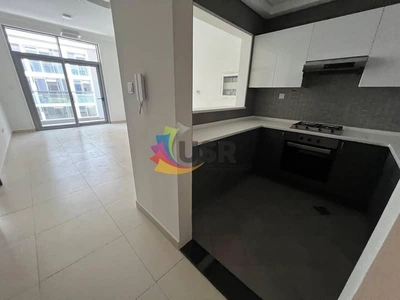 READY TO MOVE IN 1BR W/ BALCONY ALL AMENITIES FOR FAMILY 73K-1