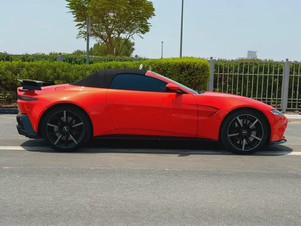 2022 Aston Martin Vantage Roadster | European Specs | Pristine Condition-7-7