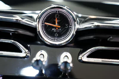Bentley Bentayga Azure V8-13
