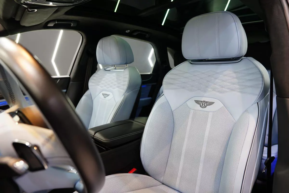 Bentley Bentayga Azure V8-6-6