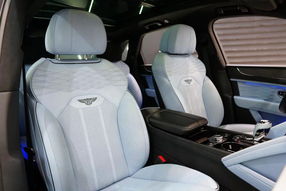 Bentley Bentayga Azure V8-12-12