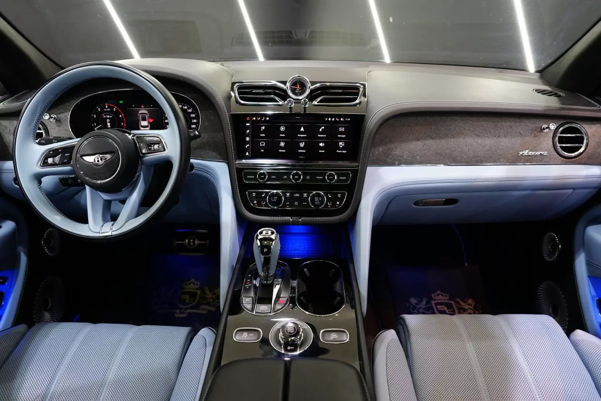Bentley Bentayga Azure V8-8-8