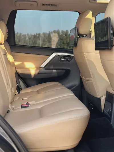 Mitsubishi Montero Sport Signature GLX 2023 GCC Specs-16