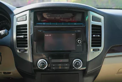 MITSUBISHI PAJERO GLS 2017!! GCC SPECS-9