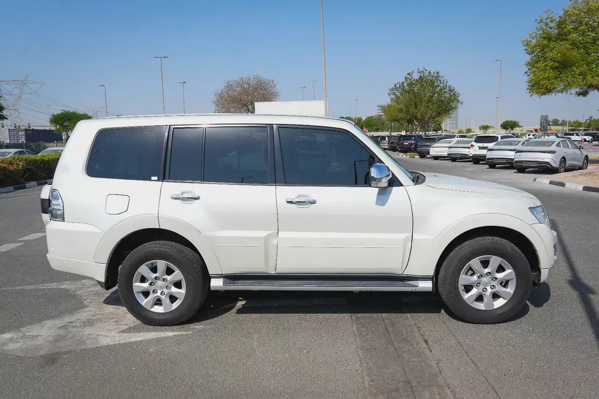 MITSUBISHI PAJERO GLS 2017!! GCC SPECS-14-14