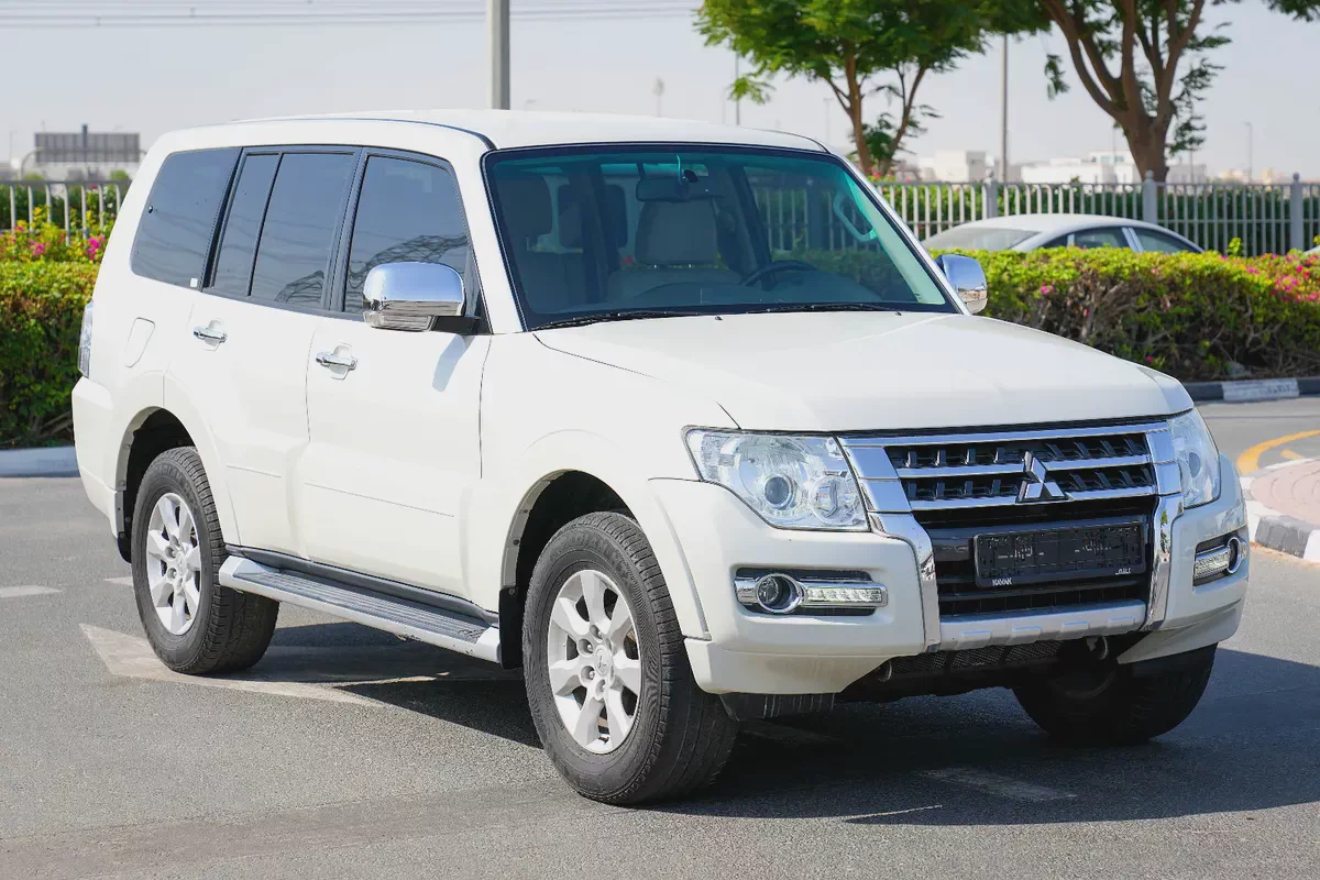 MITSUBISHI PAJERO GLS 2017!! GCC SPECS