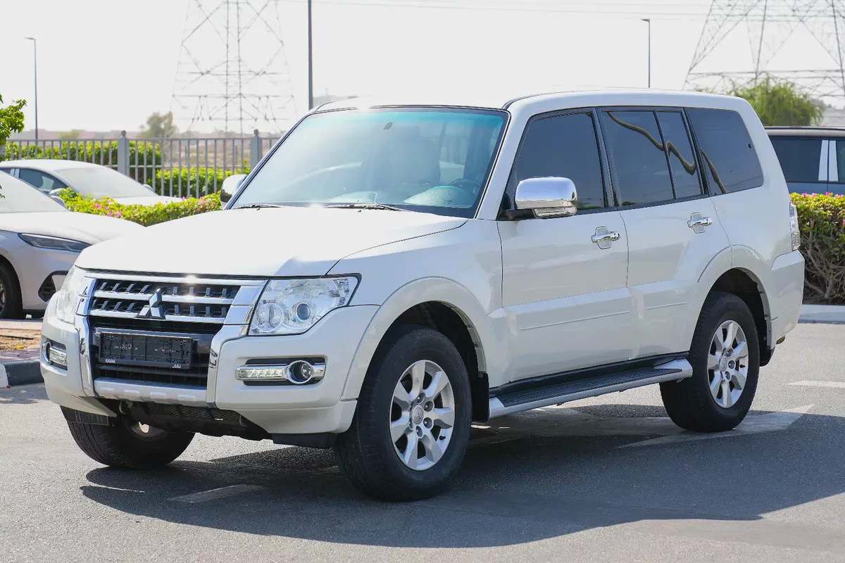 MITSUBISHI PAJERO GLS 2017!! GCC SPECS-2-2