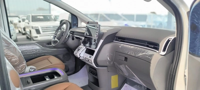 HYUNDAI STARIA 3.5L VIP 7 SEATER ROYAL EDITION-2