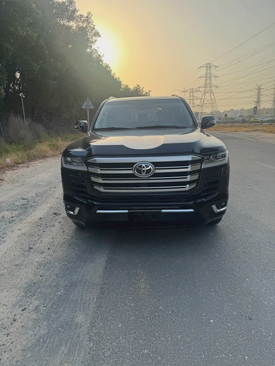 Pristine Toyota Land Cruiser VXR 2017 | GCC Specs | Fully Loaded-1