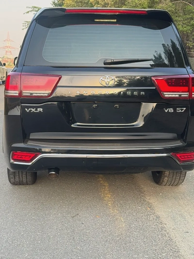 Pristine Toyota Land Cruiser VXR 2017 | GCC Specs | Fully Loaded-5