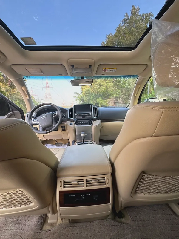 Pristine Toyota Land Cruiser VXR 2017 | GCC Specs | Fully Loaded