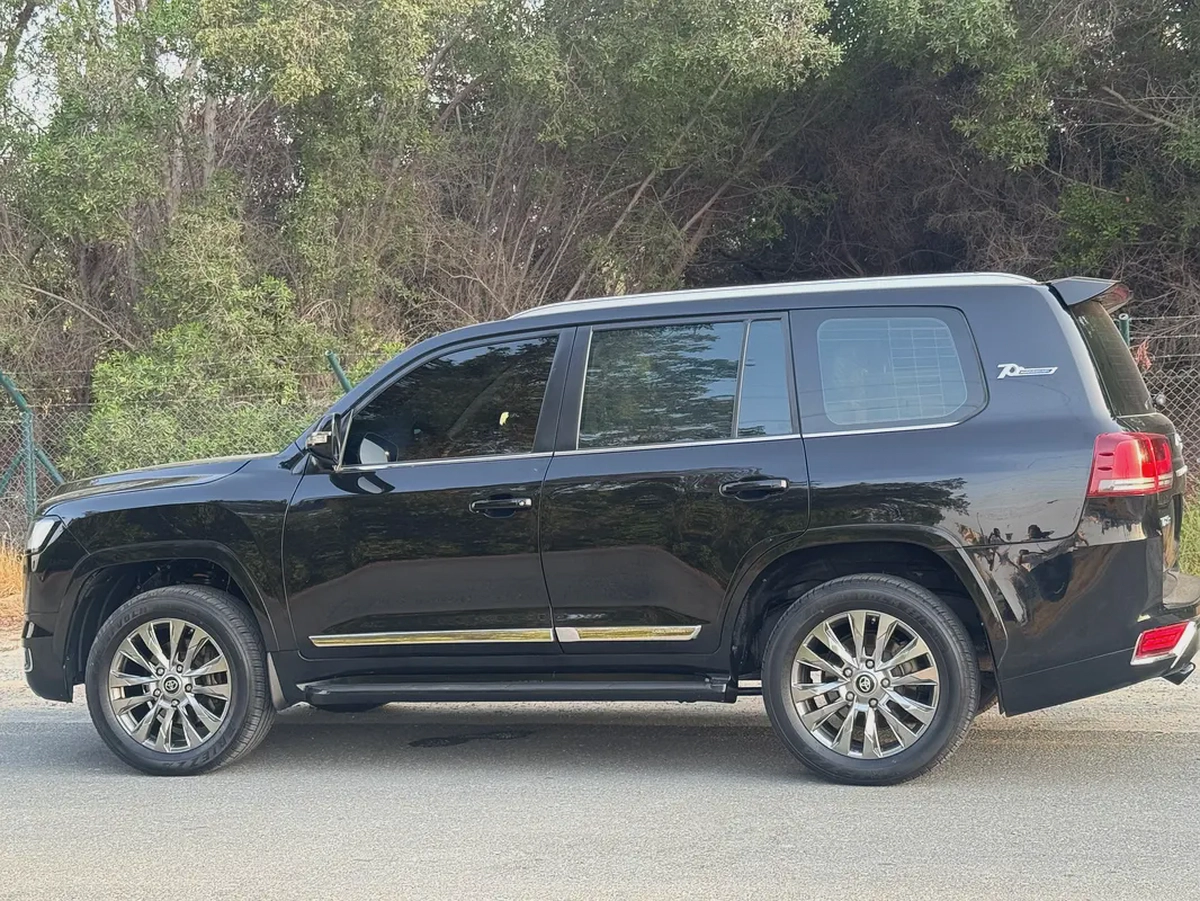 Pristine Toyota Land Cruiser VXR 2017 | GCC Specs | Fully Loaded-4-4