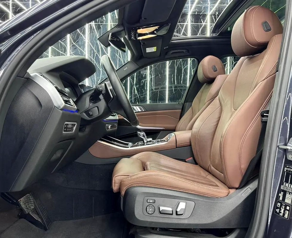 Exclussive Summer Sale | GCC | Full AGMC Service History | 7 Seater SUV |