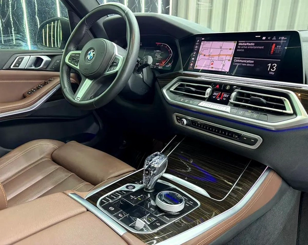 Exclussive Summer Sale | GCC | Full AGMC Service History | 7 Seater SUV |
