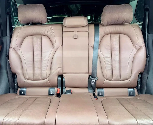 Exclussive Summer Sale | GCC | Full AGMC Service History | 7 Seater SUV |