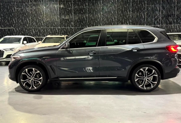 Exclussive Summer Sale | GCC | Full AGMC Service History | 7 Seater SUV |