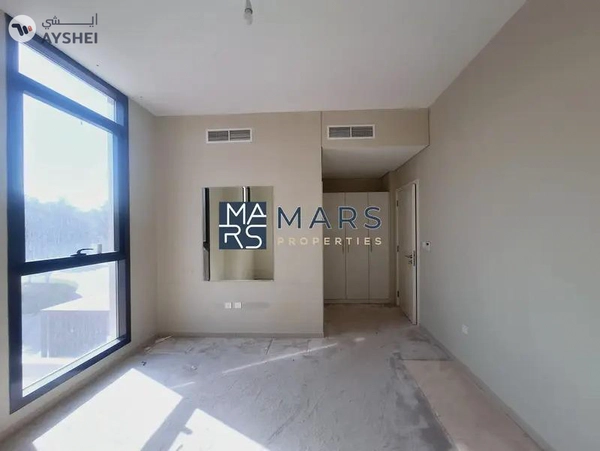 Spacious 2 Bedrooms Townhouse. Enjoy a forested community living featuring woodland jogging trails 