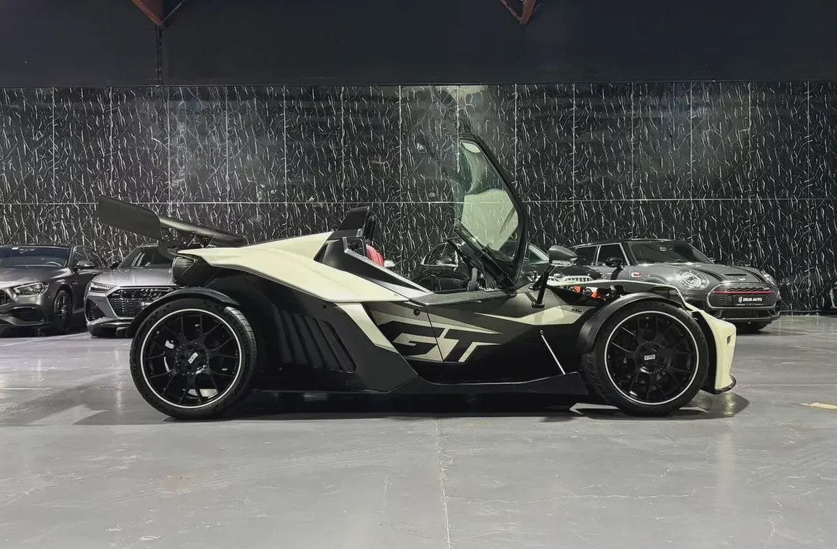 The Ultimate Drivers Machine | Rare unit | No Roof | No Compromise | Pure Adrenaline.-7-7