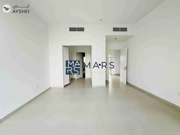 4badroom villa available for rent in Masaar