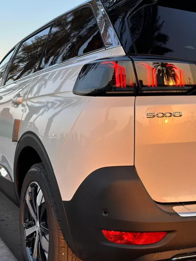 New Peugeot 5008-7