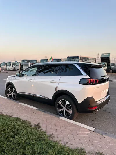 New Peugeot 5008-6