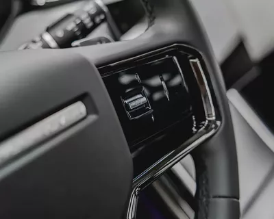 RANGE ROVER VELAR P250 SE - R/DYNAMIC - 2025 - GCC - AL TAYER WARRANTY AND SERVICE CONTRACT-10
