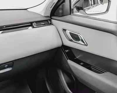 RANGE ROVER VELAR P250 SE - R/DYNAMIC - 2025 - GCC - AL TAYER WARRANTY AND SERVICE CONTRACT-13