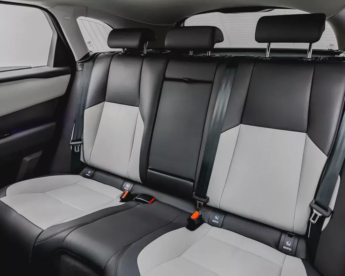 RANGE ROVER VELAR P250 SE - R/DYNAMIC - 2025 - GCC - AL TAYER WARRANTY AND SERVICE CONTRACT-15-15
