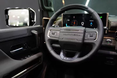 GMC Hummer EV Pickup-1