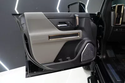 GMC Hummer EV Pickup-8