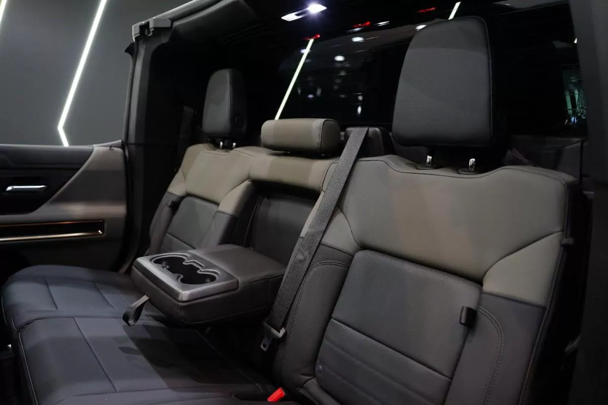 GMC Hummer EV Pickup-14-14
