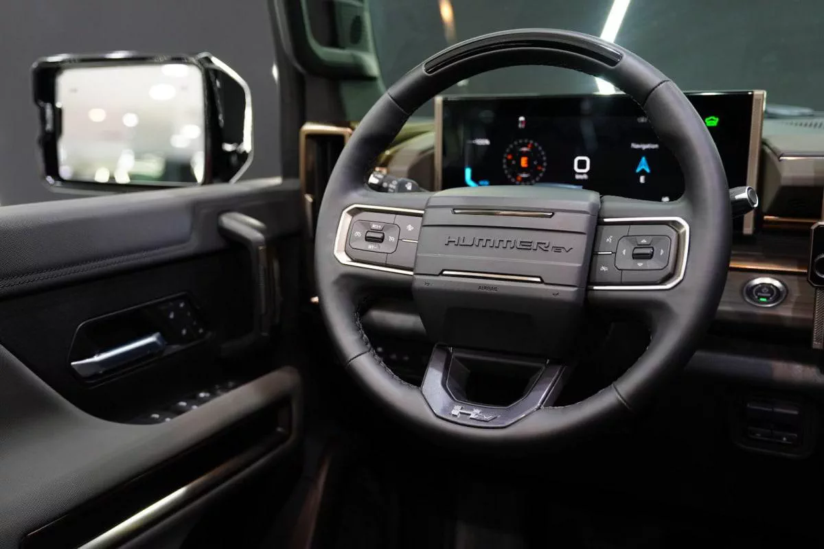 GMC Hummer EV Pickup-1-1