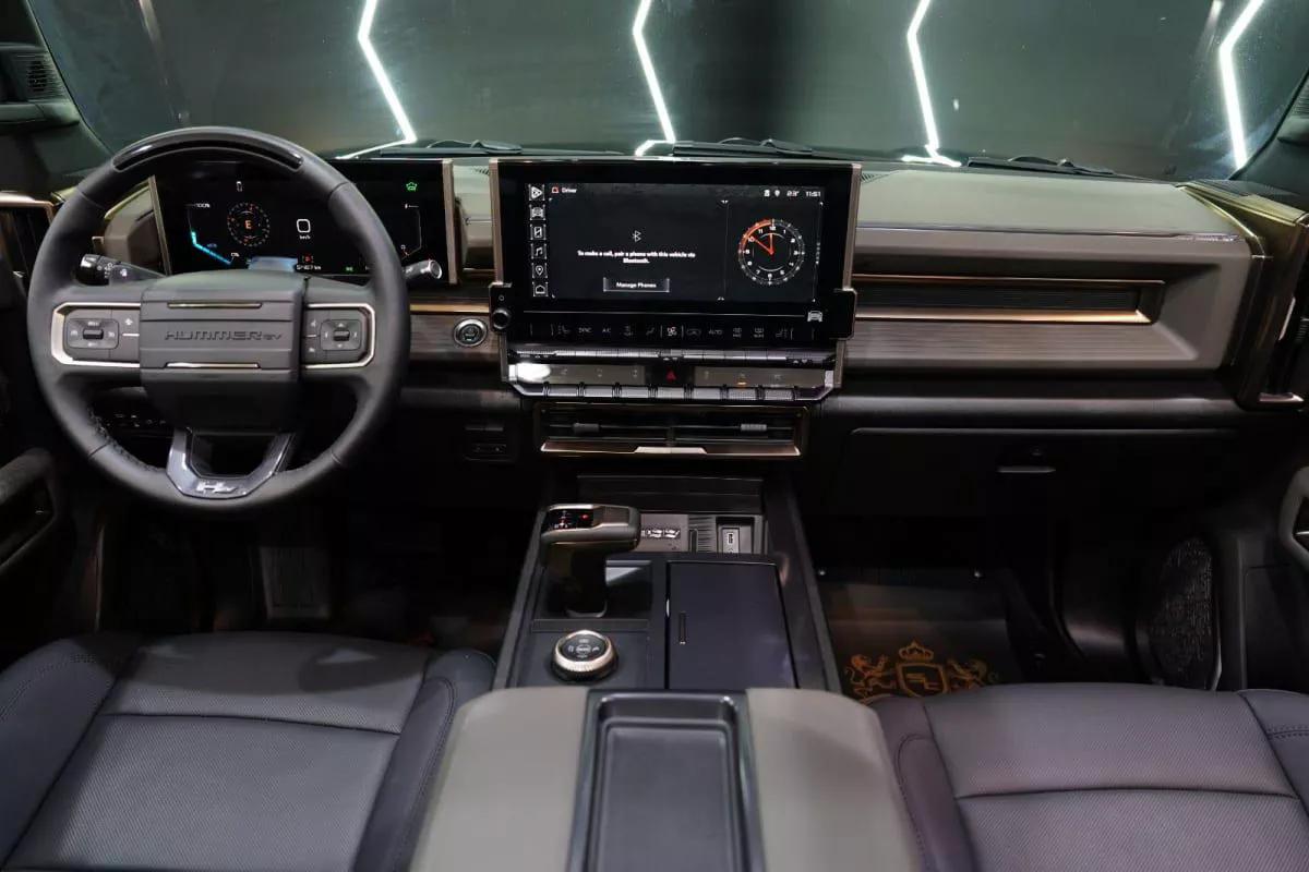 GMC Hummer EV Pickup-4-4