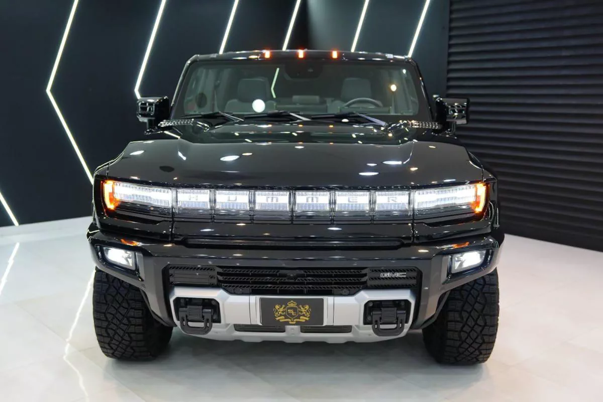 GMC Hummer EV Pickup-6-6