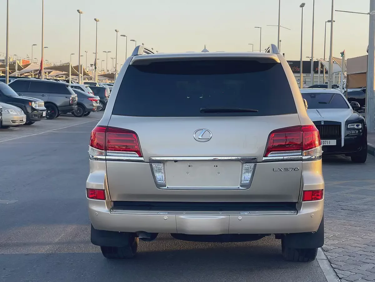 لكزس LX570 ذهبيLexus LX 570 Sport 2014 American Specs - Fully Loaded SUV-4-4