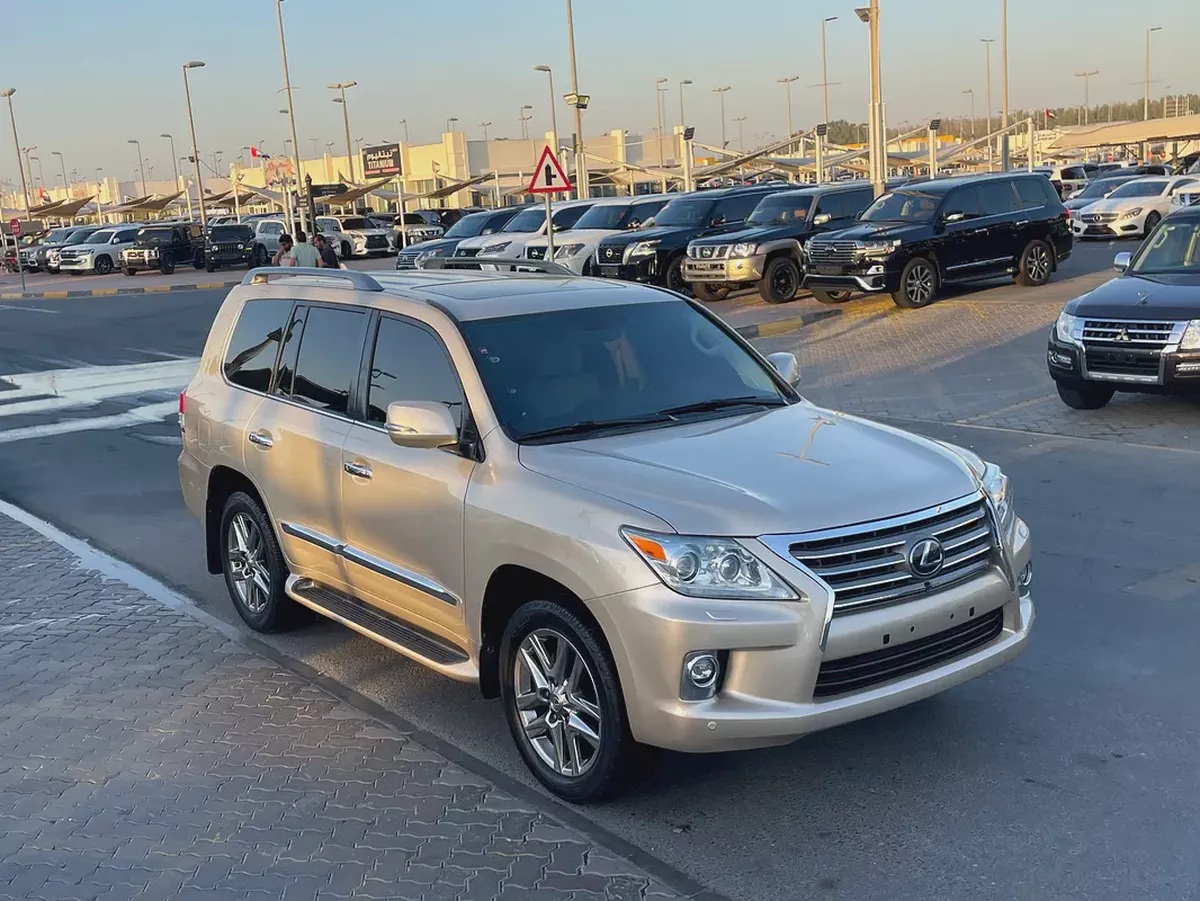 لكزس LX570 ذهبيLexus LX 570 Sport 2014 American Specs - Fully Loaded SUV-8-8