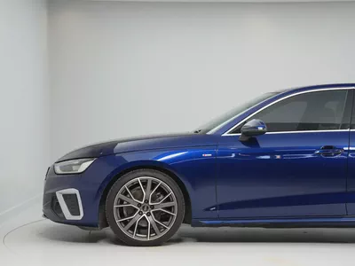 Audi A4 40 TFSI S-Line | GCC Specs | Low Mileage-3