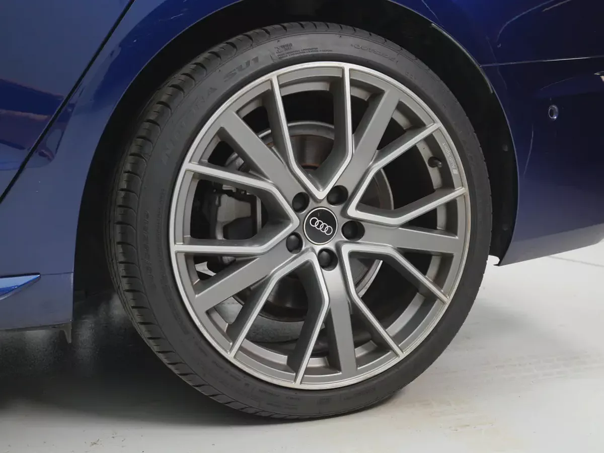 Audi A4 40 TFSI S-Line | GCC Specs | Low Mileage-15-15