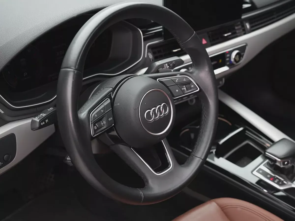 Audi A4 40 TFSI S-Line | GCC Specs | Low Mileage-17-17