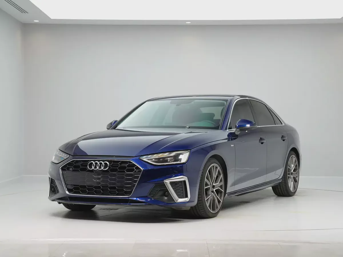 Audi A4 40 TFSI S-Line | GCC Specs | Low Mileage