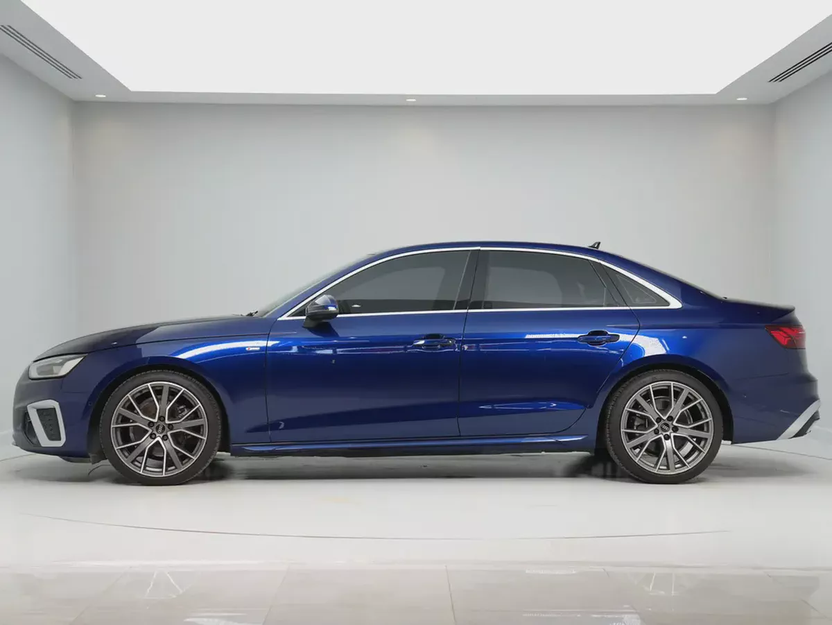Audi A4 40 TFSI S-Line | GCC Specs | Low Mileage-2-2