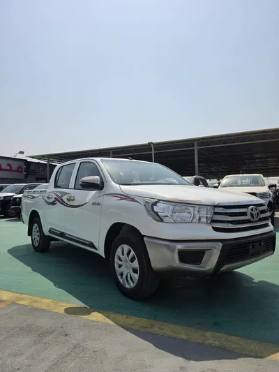 TOYOTA HILUX 4X2 DC MANUAL-1