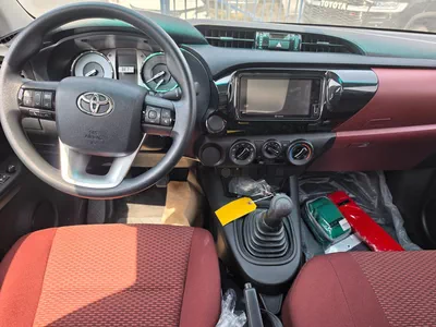 TOYOTA HILUX 4X2 DC MANUAL-7