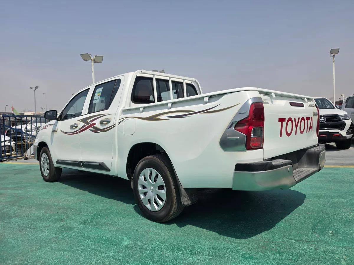 TOYOTA HILUX 4X2 DC MANUAL-8-8