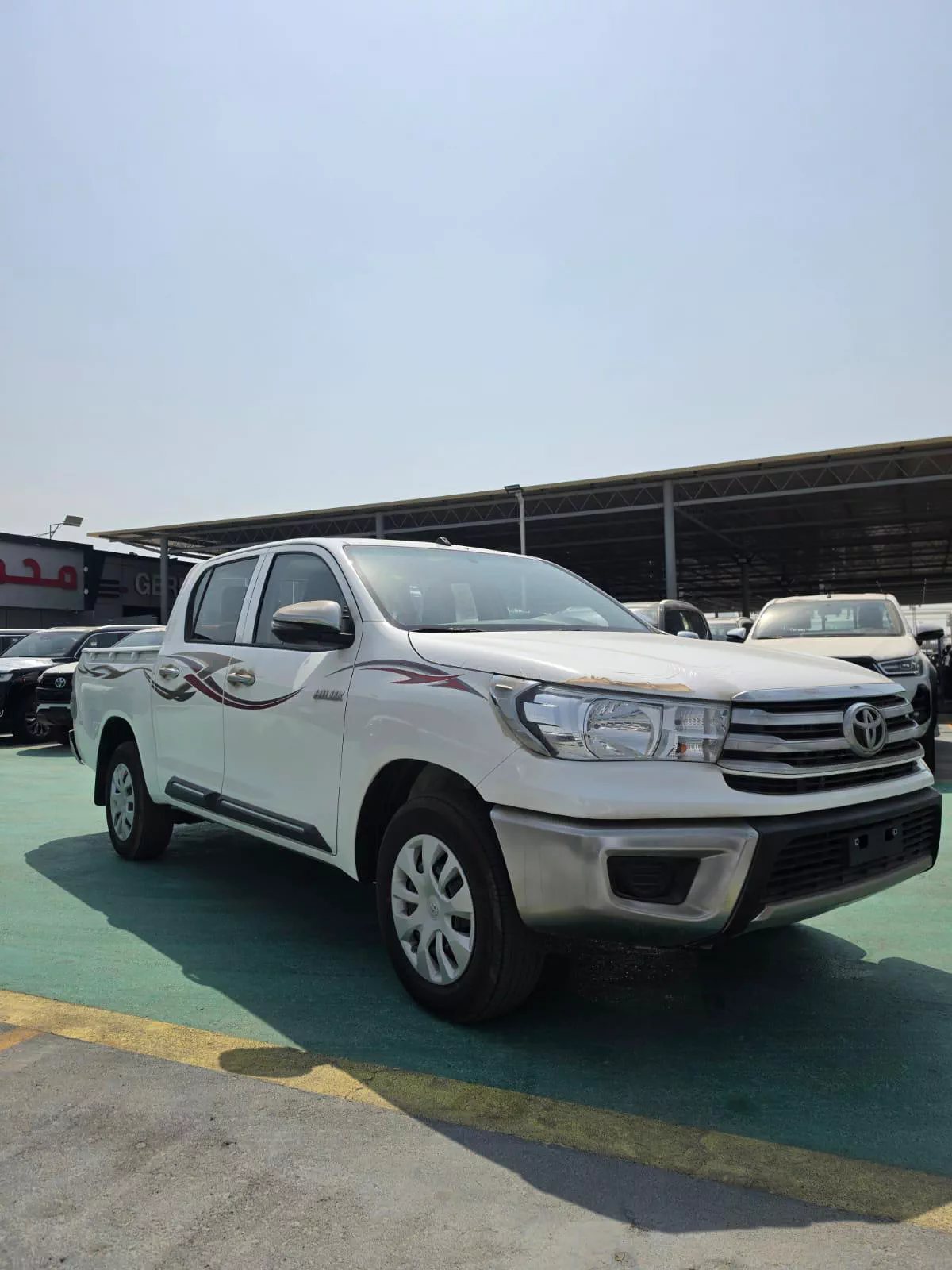 TOYOTA HILUX 4X2 DC MANUAL-1-1