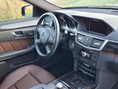 Mercedes Benz E350 2012-8