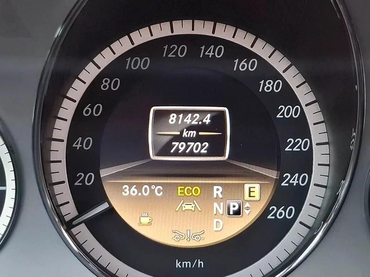 Mercedes Benz E350 2012-3-3